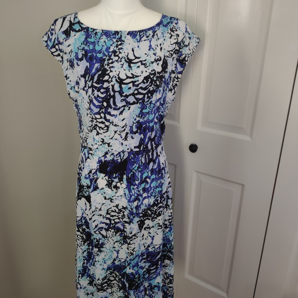 Dress - Picture 2 of 3